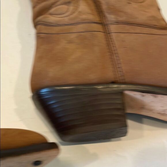 Giani Brown leather Heeled Boots with Western Charm - Picture 5 of 11